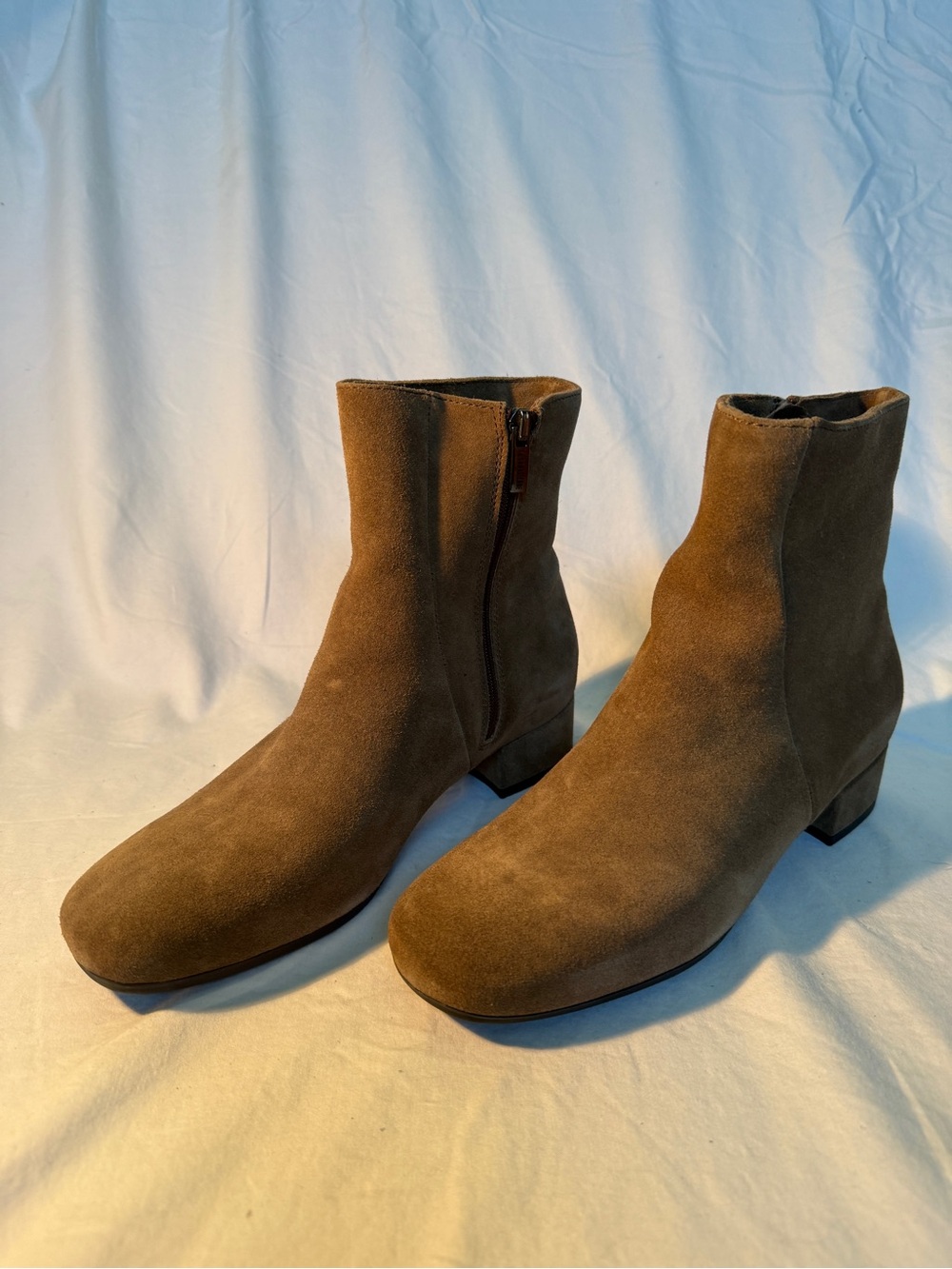 La CANADIENNE Tobacco Suede Ankle Booties with Low Block Heel NWT Size 8